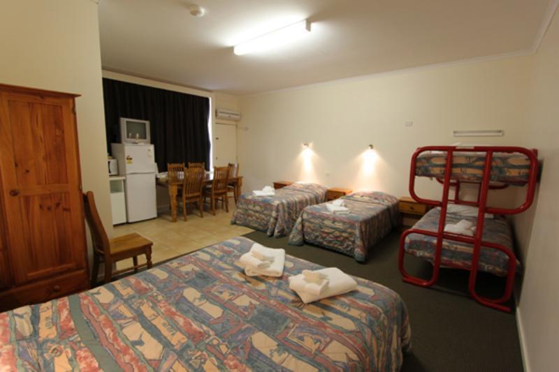 Lazy River Motor Inn Суон-Хилл Экстерьер фото